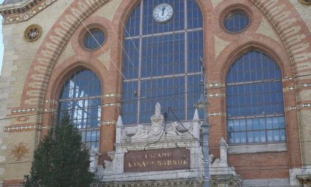 Hala Targowa w Budapeszcie – ciekawostki o Nagyvásárcsarnok (Központi Vásárcsarnok)