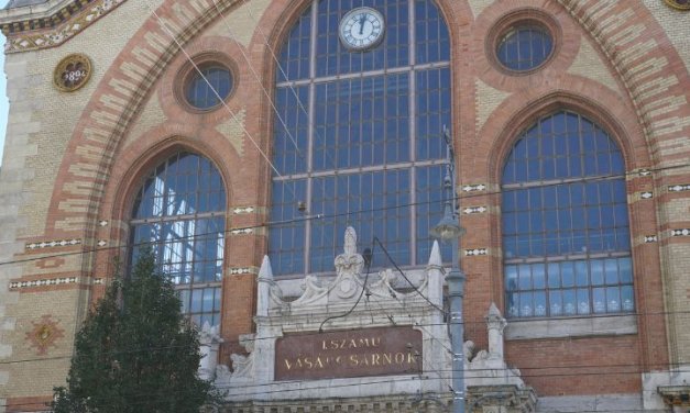 Hala Targowa w Budapeszcie – ciekawostki o Nagyvásárcsarnok (Központi Vásárcsarnok)